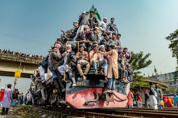 Exploration littéraire : Comment les mouvements sociaux façonnent la fiction moderne